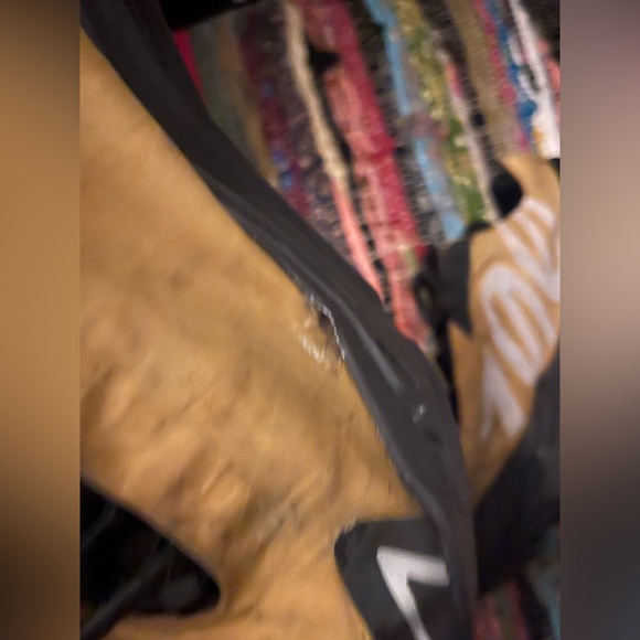 Yeezy 700 MNVN - Picture 4 of 9